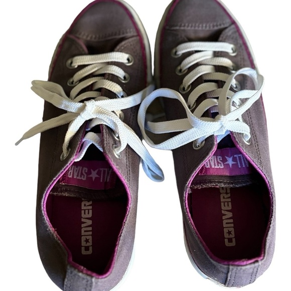 Converse Gray and Fuchsia Low Top Sneakers Size 8 Ladies Gray & Purple Sneakers - Picture 12 of 14